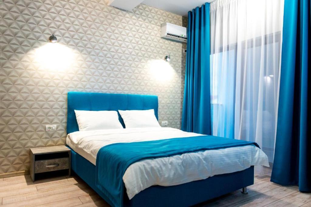 Friday Hotel