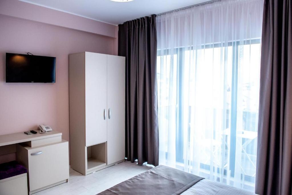 Hotel Friday Mamaia