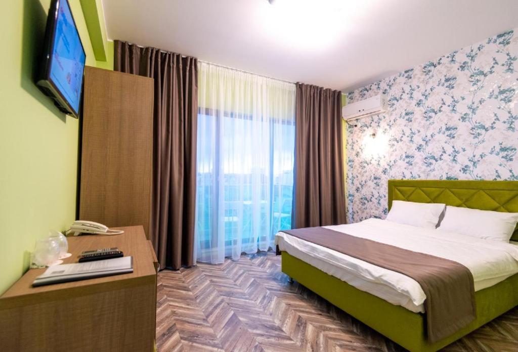Friday Hotel
