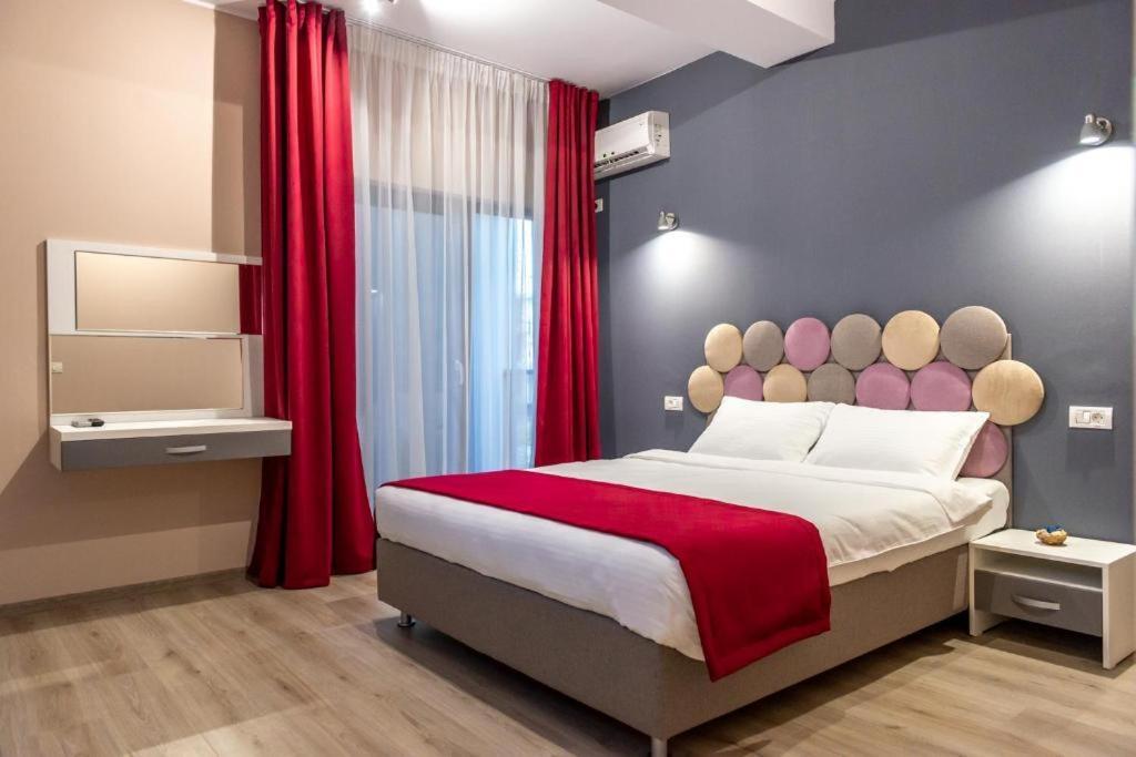 Friday Hotel