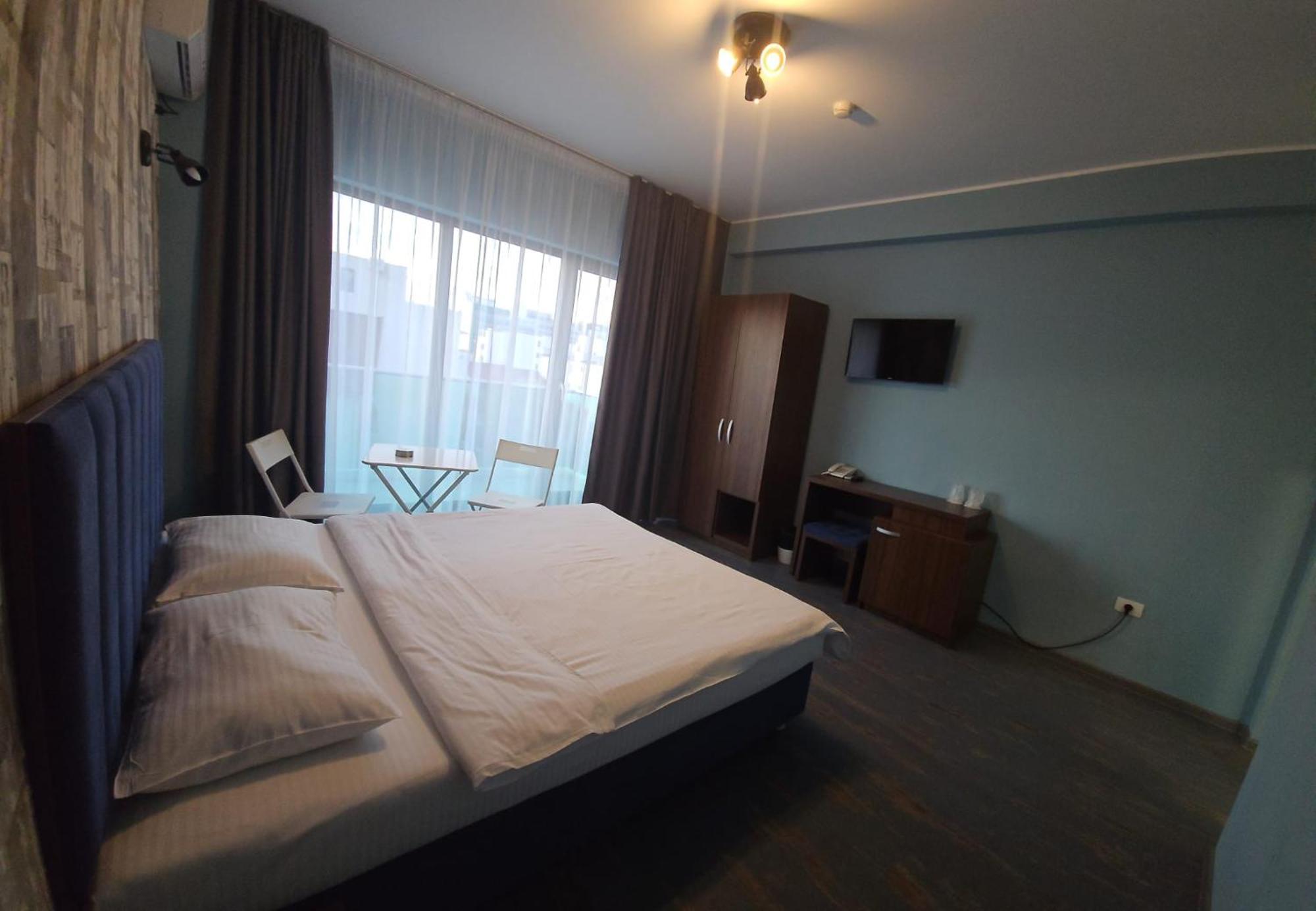 Friday Hotel Mamaia
